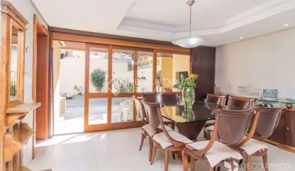 Casa em condomínio fechado com 4 quartos à venda na Rua Lavradio, 135, Petrópolis, Porto Alegre, 373 m2 por R$ 1.850.000