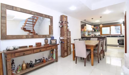 Casa com 3 quartos à venda na Rua Liberal, 1455, Tristeza, Porto Alegre, 215 m2 por R$ 690.000