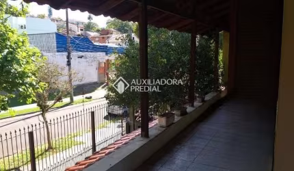 Casa com 3 quartos à venda na Rua Dário Totta, 210, Teresópolis, Porto Alegre, 216 m2 por R$ 599.000