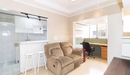 Cobertura com 2 quartos para alugar na Rua Itapitocaí, 60, Cristal, Porto Alegre, 104 m2 por R$ 4.300
