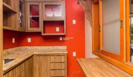 Casa em condomínio fechado com 2 quartos à venda na Avenida Guarujá, 126, Guarujá, Porto Alegre, 102 m2 por R$ 360.000