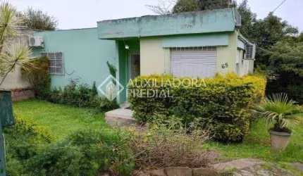 Casa com 3 quartos à venda na Rua Rubens Alcântara, 65, Santa Tereza, Porto Alegre, 148 m2 por R$ 389.000