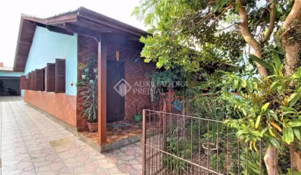 Casa com 3 quartos à venda na Rua Santa Mônica, 591, Ponta Grossa, Porto Alegre, 112 m2 por R$ 425.000