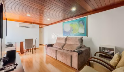 Apartamento com 3 quartos à venda na Rua Comendador Azevedo, 464, Floresta, Porto Alegre, 76 m2 por R$ 330.000