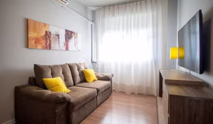 Apartamento com 2 quartos à venda na Rua Moyses Antunes da Cunha, 55, Santo Antônio, Porto Alegre, 56 m2 por R$ 250.000