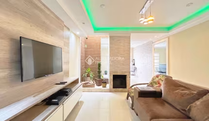 Casa com 3 quartos à venda na Rua Danton Krás Borges, 53, Guarujá, Porto Alegre, 166 m2 por R$ 565.000