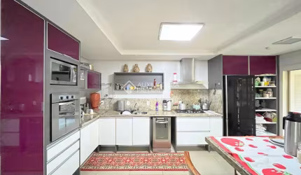 Casa com 4 quartos à venda na Travessa Escobar, 409, Camaquã, Porto Alegre, 409 m2 por R$ 1.970.000