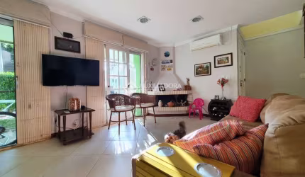 Casa com 3 quartos à venda na Rua Landel de Moura, 1199, Tristeza, Porto Alegre, 220 m2 por R$ 957.000