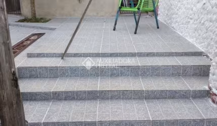 Casa com 5 quartos à venda na Rua Dona Cristina, 740, Cristal, Porto Alegre, 239 m2 por R$ 359.900