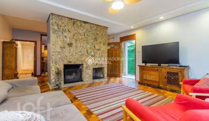 Casa com 3 quartos para alugar na Rua Morano Calabro, 358, Jardim Isabel, Porto Alegre, 214 m2 por R$ 6.600