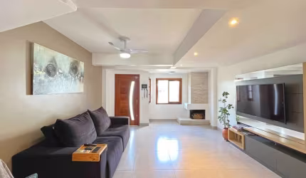 Casa com 4 quartos à venda na Rua Carlos Frederico Albers, 30, Espírito Santo, Porto Alegre, 191 m2 por R$ 640.000