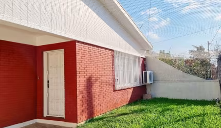 Casa com 3 quartos à venda na Rua Urussanga, 271, Guarujá, Porto Alegre, 150 m2 por R$ 450.000
