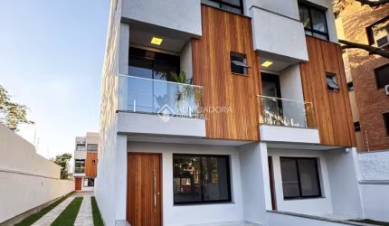 Casa com 3 quartos à venda na Rua Doutor Pereira Neto, 530, Tristeza, Porto Alegre, 135 m2 por R$ 1.098.000