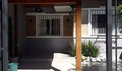 Casa com 2 quartos à venda na Rua Seno Antônio Cornely, 570, Hípica, Porto Alegre, 135 m2 por R$ 260.000