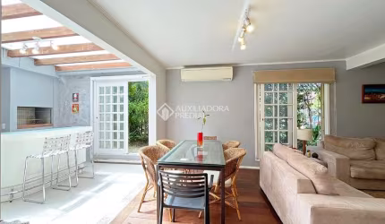Casa em condomínio fechado com 3 quartos à venda na Rua Doutor Armando Barbedo, 832, Tristeza, Porto Alegre, 162 m2 por R$ 739.000
