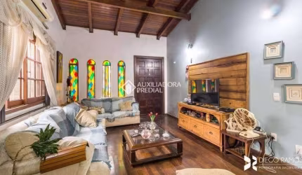 Casa em condomínio fechado com 4 quartos à venda na Rua Conselheiro Xavier da Costa, 3035, Ipanema, Porto Alegre, 254 m2 por R$ 588.000