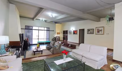 Casa com 4 quartos à venda na Rua Jacipuia, 201, Guarujá, Porto Alegre, 464 m2 por R$ 1.400.000