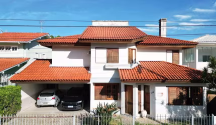 Casa com 6 quartos à venda na Rua Comandante Ademar Nunes Pires, 156, Córrego Grande, Florianópolis, 346 m2 por R$ 2.200.000