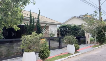 Casa em condomínio fechado com 4 quartos à venda na Avenida dos Jerivás, 293, Cachoeira do Bom Jesus, Florianópolis, 197 m2 por R$ 1.800.000