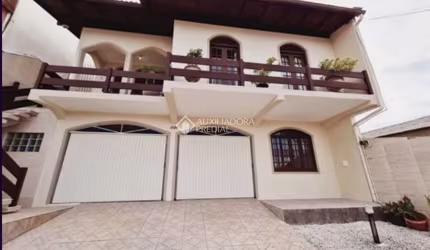 Casa com 3 quartos à venda na Rua Irmã Bonavita, 1121, Capoeiras, Florianópolis, 374 m2 por R$ 1.350.000