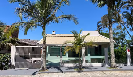 Casa com 4 quartos à venda na Rua Maurílio Lopes da Silva, 203, Praia Brava, Florianópolis, 363 m2 por R$ 4.500.000