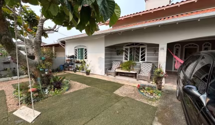 Casa com 3 quartos à venda na Rua Júlia Caetano Dutra, 15, Praia de Fora, Palhoça, 80 m2 por R$ 600.000