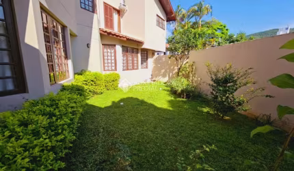 Casa com 4 quartos à venda na Rua Berlim, 33, Córrego Grande, Florianópolis, 297 m2 por R$ 2.180.000
