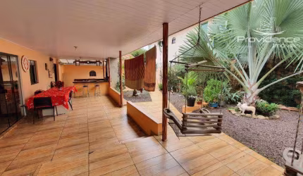 Casa com 3 dormitórios à venda por R$ 890.000,00 - Região do Lago 2 - Cascavel/PR