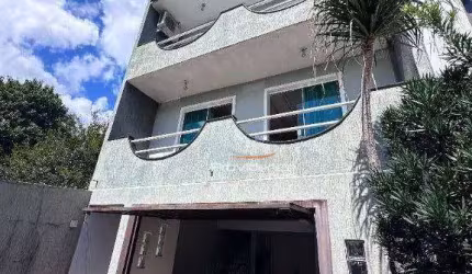 Sobrado com 4 dormitórios à venda, 210 m² por R$ 980.000 - Pioneiros Catarinenses - Cascavel/PR