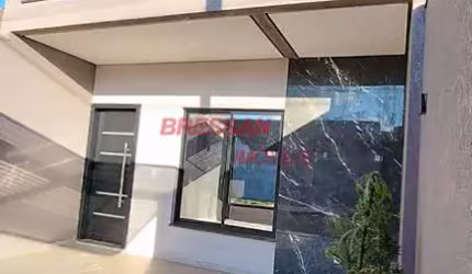 Sobrado com 120 metros quadrado com suíte e sacada em Cascavel PR