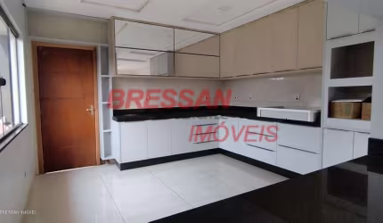 Vendo casa grande com possibilidade de Baracao ou até espaço lazer
