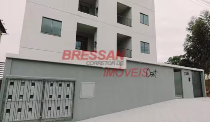 Apartamento com sacada e churrasqueira com duas vagas  no lago azul