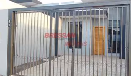 Casa nova com dois quartos e vaga dois carros lado lado