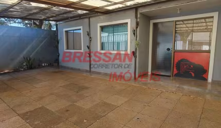 Vendo casa de 113 m com suíte e dois quartos sala cozinha banheiro área gourmet