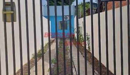 Casa com 3 quartos casal e vaga para quatro veículo no bairro Clarito
