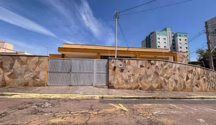 Casa com 3 dormitórios na Vila Muncipal em Jundiaí R$850.000