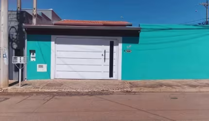 Casa para Venda em Itapetininga, Vila Mazzei, 2 dormitórios, 1 banheiro, 2 vagas
