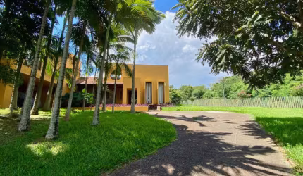 CASA PARA VENDA NO CONDOMINIO RECANTO DO SALTO COM 3 SUITES.