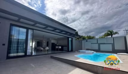 Casa à Venda - Excelente Residência Alto Padrão em Matinhos/PR