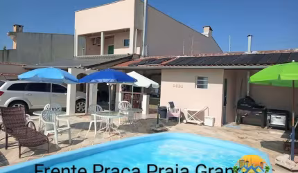 Casa Duplex de Alto Padrão à Venda na Quadra Mar em Matinhos por R$ 2.200.000,00!