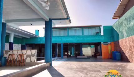 Casa Duplex ﻿ à Venda Frente Mar em Matinhos 15 Quartos, Piscina, 9 banheiros