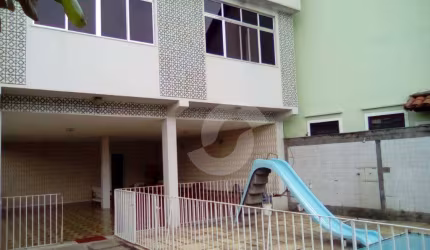 Casa com 3 dormitórios à venda, 230 m² por R$ 900.000,00 - Centro - São Gonçalo/RJ