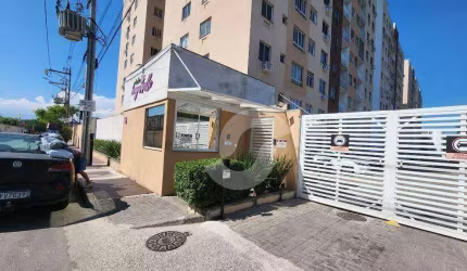 Apartamento à venda, 52 m² por R$ 200.000,00 - Vista Alegre - São Gonçalo/RJ