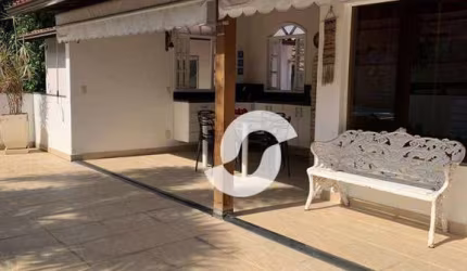 CASA 5 QUARTOS PÉ PEQUENO