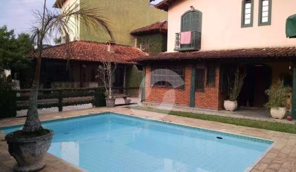 Casa com 3 dormitórios à venda, 274 m² por R$ 789.000,00 - Serra Grande - Niterói/RJ