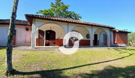 Linda casa com 5 quartos e lazer de clube.