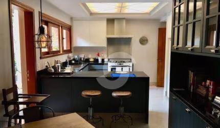 Casa com 4 dormitórios à venda, 450 m² por R$ 2.500.000,00 - Piratininga - Niterói/RJ