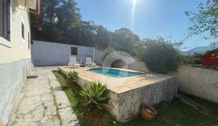 Casa com 2 dormitórios à venda, 110 m² por R$ 750.000,00 - Itaipu - Niterói/RJ