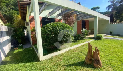 Casa com 4 dormitórios à venda, 220 m² por R$ 730.000,00 - Maceió - Niterói/RJ