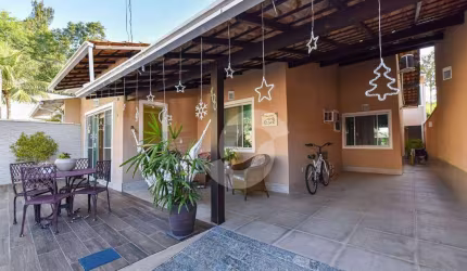 Casa ´Linear com 3 dormitórios à venda, 170 m² por R$ 585.000 - Várzea das Moças - Niterói/RJ